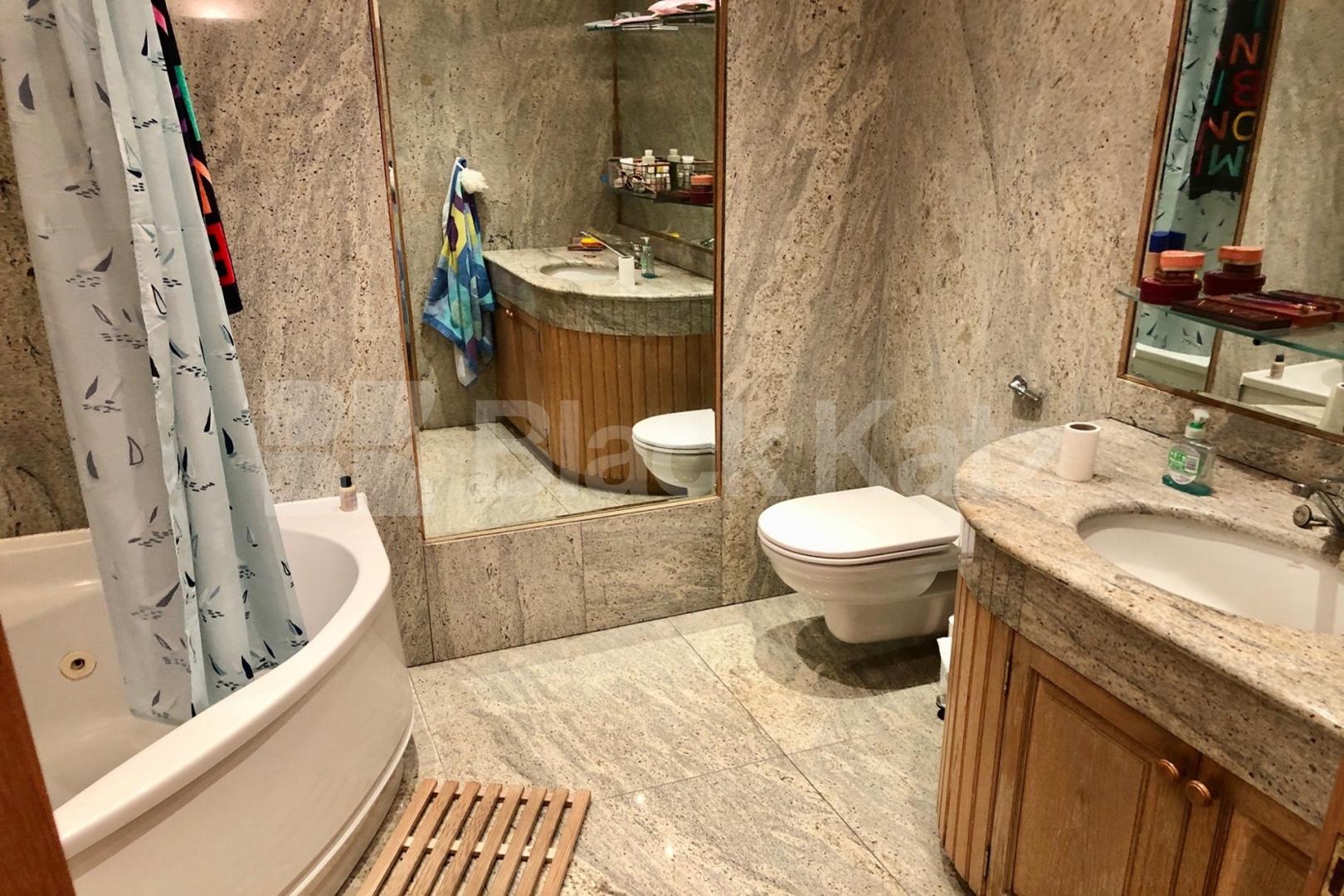 Two bedroomed, two bathroomed period conversion Union Street, London Bridge